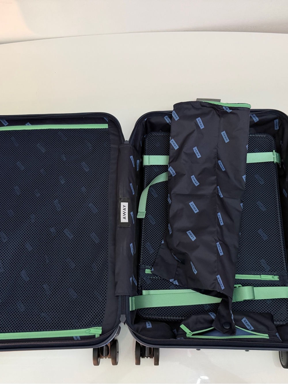 EXTREMELY Rare Away Travel Luggage Aura Sunrise Bigger Carry-on Bundle - Picture 7 of 8